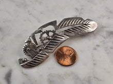 Load image into Gallery viewer, Womens Vintage Estate Sterling Silver Native American Feather Brooch 13.1g E655