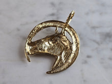 Load image into Gallery viewer, Womens Vintage Estate 14K Yellow Gold Michael Anthony Horse Pendant 8.8g E6570