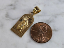 Load image into Gallery viewer, Vintage Estate 14K Yellow Gold Religious Catholic Pendant 2.4g #E6571