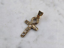 Load image into Gallery viewer, Womens Vintage Estate 10k Yellow Gold Religious Ankh Cross Pendant 1.6g #E6577