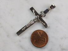 Load image into Gallery viewer, Womens Sterling Silver Religious Cross Pendant Necklace 5.9g E6582