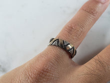 Load image into Gallery viewer, Womens Vintage Estate Sterling Silver Modernist Ring 2.5g E6596