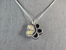 Load image into Gallery viewer, Womens Vintage Estate Sterling Silver Clover Pendant Necklace 5.9g E6600