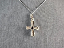 Load image into Gallery viewer, Womens Vintage Estate Sterling Silver Onyx Cross Pendant Necklace 5.0g E6601