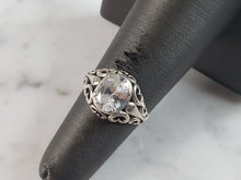 Load image into Gallery viewer, Womens Vintage Estate Sterling Silver CZ Heart Ring 2.5g E6602