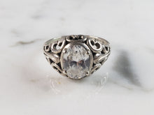 Load image into Gallery viewer, Womens Vintage Estate Sterling Silver CZ Heart Ring 2.5g E6602