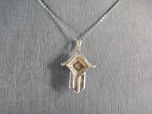 Load image into Gallery viewer, Womens Vintage Estate Sterling Silver Hamsa Hand Pendant Necklace 4.7g E6604