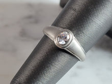 Load image into Gallery viewer, Womens Estate Sterling Silver Modernist CZ Ring 3.0g E6612