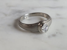 Load image into Gallery viewer, Womens Estate Sterling Silver Modernist CZ Ring 3.0g E6612