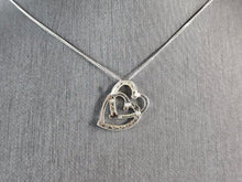 Load image into Gallery viewer, Womens Vintage Estate Sterling Silver Hearts Pendant &amp; Necklace 2.4g E6619