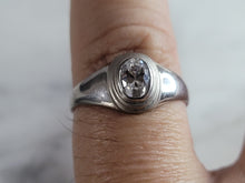 Load image into Gallery viewer, Womens Estate Sterling Silver Modernist CZ Ring 2.4g E6631