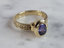 Load image into Gallery viewer, Womens Vintage Estate 14K Yellow Gold Tanzanite Ring 4.3g E6637