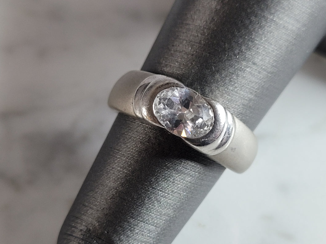 Womens Estate Sterling Silver Modernist CZ Ring 5.0g E6640