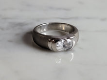 Load image into Gallery viewer, Womens Estate Sterling Silver Modernist CZ Ring 5.0g E6640