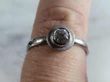 Load image into Gallery viewer, Womens Estate Sterling Silver Modernist CZ Ring 2.6g E6651