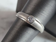 Load image into Gallery viewer, Womens Estate Sterling Silver Modernist CZ Ring 3.1g E6652