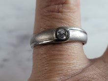 Load image into Gallery viewer, Womens Estate Sterling Silver Modernist CZ Ring 3.1g E6652