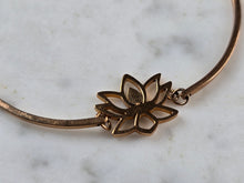 Load image into Gallery viewer, Womens Vintage Estate Rose Gold Tone Lotus Flower Brosway Fashion Bracelet E6656