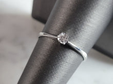 Load image into Gallery viewer, Womens Estate Sterling Silver CZ Ring 1.1g E6666