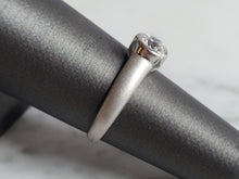 Load image into Gallery viewer, Womens Estate Sterling Silver Modernist CZ Ring 2.4g E6685