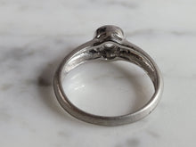Load image into Gallery viewer, Womens Estate Sterling Silver Modernist CZ Ring 2.4g E6685