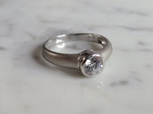 Load image into Gallery viewer, Womens Estate Sterling Silver Modernist CZ Ring 2.4g E6685
