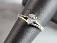 Load image into Gallery viewer, Womens Estate Sterling Silver CZ Ring 2.0g E6686