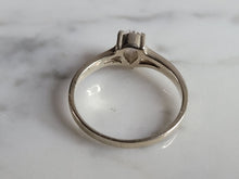 Load image into Gallery viewer, Womens Estate Sterling Silver CZ Ring 2.0g E6686