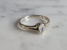 Load image into Gallery viewer, Womens Estate Sterling Silver CZ Ring 2.0g E6686