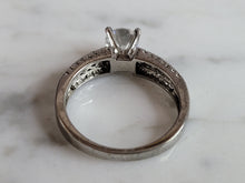 Load image into Gallery viewer, Womens Estate Sterling Silver CZ Ring 3.0g E6688