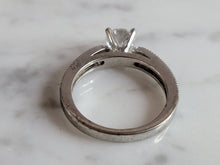 Load image into Gallery viewer, Womens Estate Sterling Silver CZ Ring 3.1g E6690