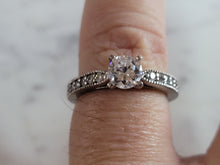 Load image into Gallery viewer, Womens Estate Sterling Silver CZ Ring 3.1g E6690