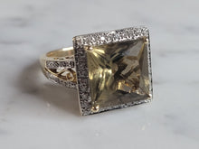 Load image into Gallery viewer, Womens Vintage Estate 14K Gold Beryl Diamond Ring 8.0g E6694