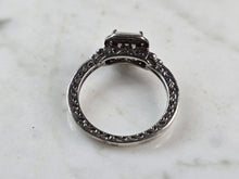 Load image into Gallery viewer, Womens Vintage Estate Sterling Silver CZ Ring 3.8g E6699