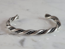 Load image into Gallery viewer, Womens Vintage Estate Sterling Silver Cuff Bracelet 27.5g E6700