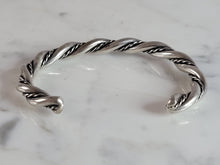 Load image into Gallery viewer, Womens Vintage Estate Sterling Silver Cuff Bracelet 27.5g E6700