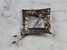 Load image into Gallery viewer, Womens Vintage Sterling Silver Hammered Modernist Brooch Pendant 10.4g E6705