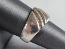 Load image into Gallery viewer, Womens Vintage Estate Sterling Silver Modernist Ring, 7.9g E6710
