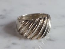 Load image into Gallery viewer, Womens Vintage Estate Sterling Silver Modernist Ring, 7.9g E6710