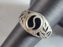 Load image into Gallery viewer, Vintage Estate Sterling Silver Chinese Yin Yang Ring 3.7g E6713