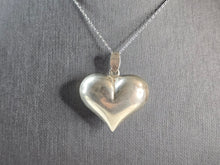 Load image into Gallery viewer, Womens Vintage Estate Sterling Silver Heart Pendant &amp; Necklace 7.3g E6716