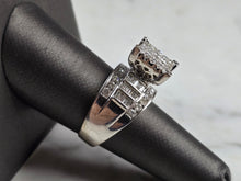 Load image into Gallery viewer, Womens Vintage Estate 10K White Gold Diamond Ring 9.0g, E6725