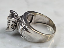 Load image into Gallery viewer, Womens Vintage Estate 10K White Gold Diamond Ring 9.0g, E6725