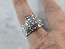 Load image into Gallery viewer, Womens Vintage Estate 10K White Gold Diamond Ring 9.0g, E6725
