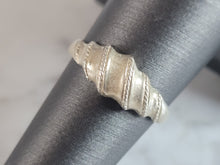 Load image into Gallery viewer, Womens Vintage Estate Sterling Silver Modernist Ring 2.1g E6729