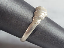 Load image into Gallery viewer, Womens Vintage Estate Sterling Silver Modernist Ring 2.1g E6729