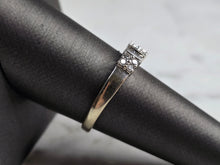 Load image into Gallery viewer, Womens Vintage Estate 10K White Gold Diamond Ring 2.7g E6730