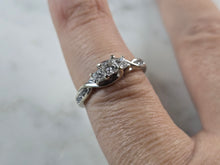 Load image into Gallery viewer, Womens Vintage Estate 10K White Gold Diamond Ring 2.7g E6732