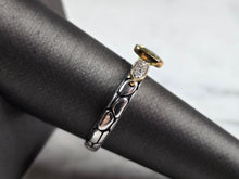 Load image into Gallery viewer, Womens Vintage Estate Sterling Silver Modernist Peridot Ring 3.0g E6750