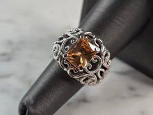 Load image into Gallery viewer, Womens Estate Sterling Silver Modernist Citrine Colored Ring 7.2g E6755
